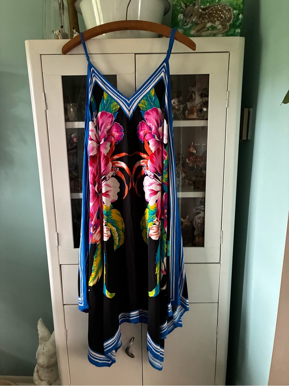 Jealous Tomato sz L Floral V-Neck Slip Dress in Black and blue like new!